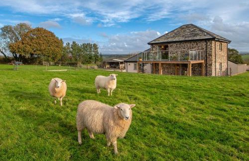 Broadwoodwidger House | 18th century renovated barn in beautiful Devon countryside