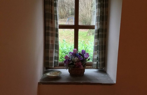 Coed-Y-Paen Cottage | 18th century stone cottage in the beautiful Usk valley