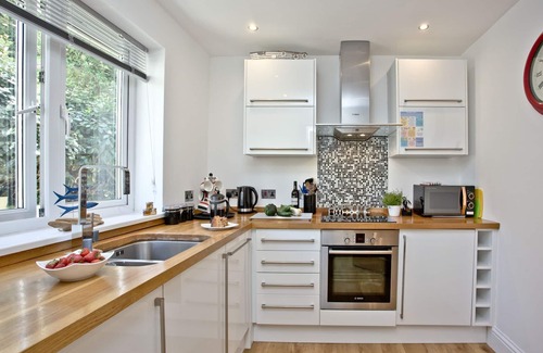 Torcross Apartment | 19 At The Beach - an apartment that sleeps 4 guests in 1 bedroom