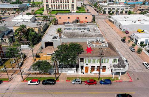 Galveston Hotel | 19 mΒ² Hotel β 1 guest