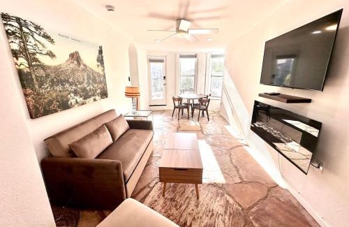 Nob Hill Apartment | 1900 Suite Downtown Views pet friendly