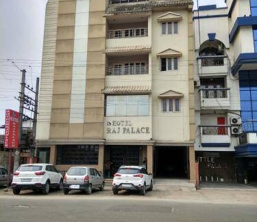Dibrugarh Hotel | 194 m² Hotel ∙ 4 guests