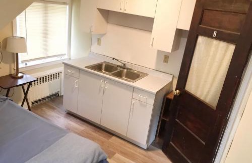 Waterbury House | 1950s Charm In The Heart Of Waterbury