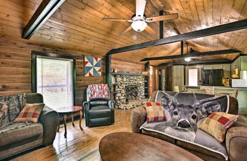 Talladega House | 1950s Serenity Pond Cabin with View Peace and Quiet!