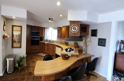 Holiday Shores House | 1970s Throwback Get-Away At The Colorado River