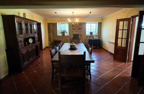 Vila Ruiva Villa | 19th Centry Farmhouse Getaway - Sleep 12-14 w Pool