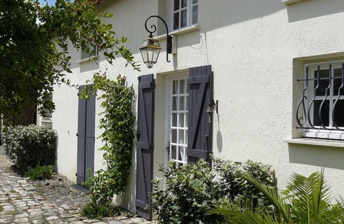 Arsac House | 19th century building 3 stars *