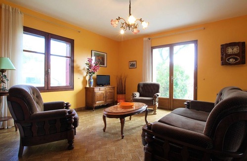 Frugieres-le-Pin Cottage | 19th-century farmhouse with fireplace near Doulon gorges