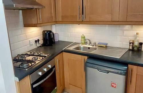 Dublin Apartment | 1BD Readers Retreat in Clontarf, <10mins to Sea