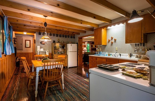 Nashville Cabin | 1BR, 1BA Log Cabin