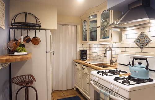 East Richmond Heights Apartment | 1BR/1BA newly remodeled, next to regional park, SF, Berkeley, Wine Country