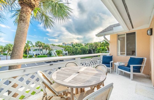 Bella Vista Condo | 1BR/1BA villa at Jupiter Bay