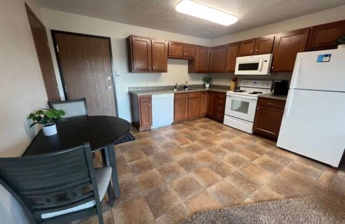 Sioux Falls Apartment | 1BR Apt,Full Kitchen,Wash/Dryer In Unit,DogFriendly