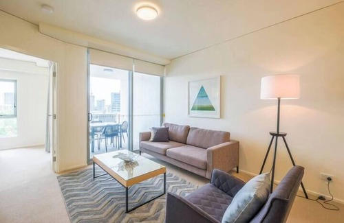 Bowen Hills Apartment | 1BR Executive Apartment with Pool & Gym - Sleeps 3