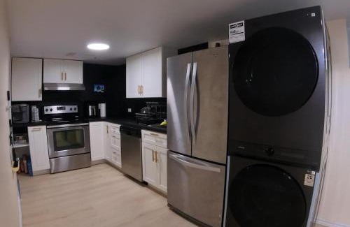 Russell Apartment | 1BR Getaway Near Calypso - Cozy and Connected