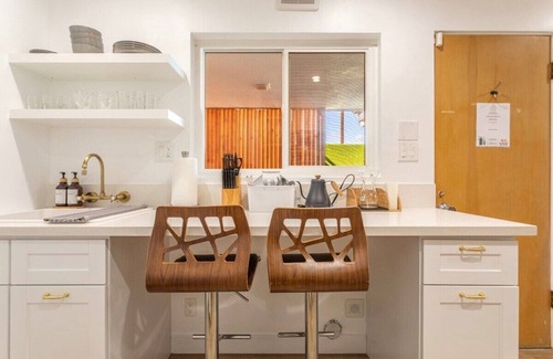 Ladera Heights Apartment | 1BR Mid-Century Apt w/Patio, Near LAX & Beach