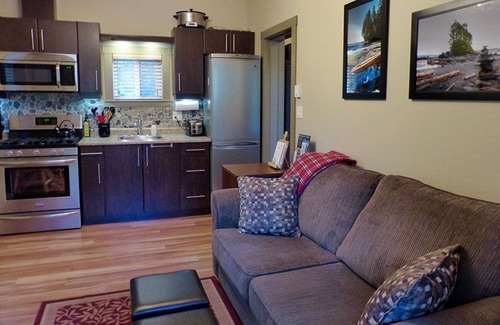 Port Renfrew Cottage | 1BR - Pet Friendly - Sleeps 4 - Hot Tub
