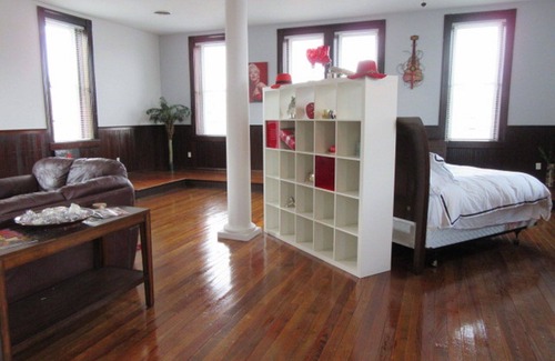 Milan Apartment | 1st Class Sophisticated Loft, @ Historic Milan 1937 Hoosier Basketball Museum
