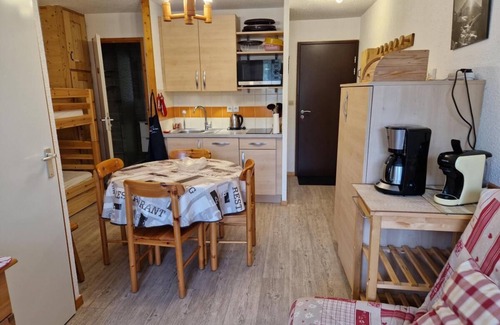 Montalbert Apartment | 1st floor, view ski slopes/village, balcony, tv, ski locker, 28m², Montalbert