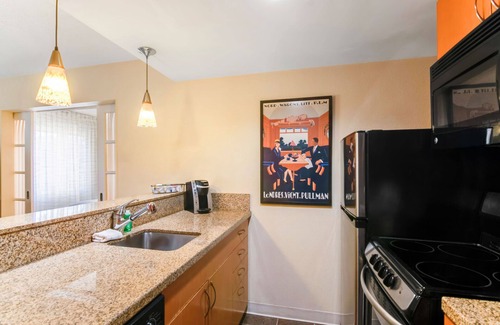Westborough House | 1x1 Serenity in the Suburbs: Your Ideal Retreat in Westborough - Boston