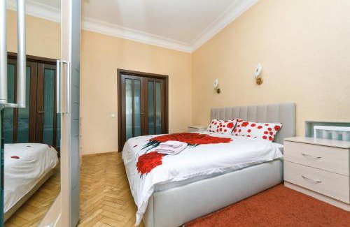 Khreshchatyy Yar Apartment | 2 комнатная квартира на Крещатике
