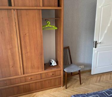 Dniprovs'kyi District Apartment | 2-к квартира у парка и Днепровской набережной
