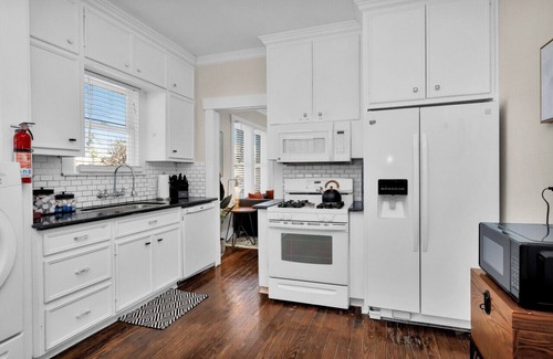 Northside House | 2/1 Inner Loop Home near Rail & Downtown