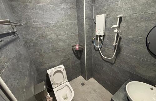 Kuantan House | 2-16 pax 5BR, 4 bathrooms, 5km to TC beach