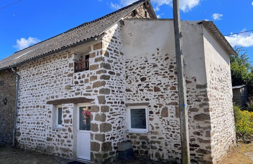 Saint-Leonard-des-Bois House | 2/4-person house in the heart of a charming hamlet