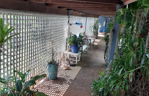 Redlynch Apartment | 2 B'rm Cool Retreat 90m above Sea Level, & views, in Quiet Area close to Cairns
