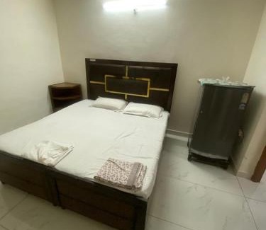 Mohali Apartment | 2 BDRM APARTMENT with Kitchen and AC, Parking