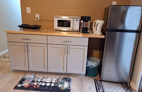 Dale City House | 2-bdrm apt in charming Woodbridge w/AC, WiFi, 45 mins south of Washington, DC