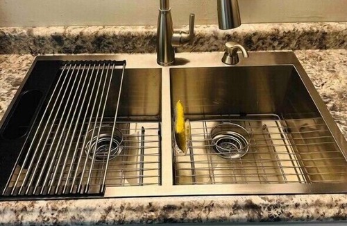 Yale Apartment | 2 BDRM APT with Washer Dryer Patio and fireplace