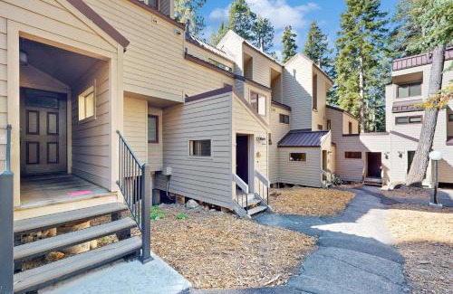 Carnelian Woods Apartment | 2 Bed 2 Bath Apartment in Carnelian Bay