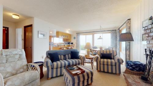 Edgewater Shores House | 2 Bed 2 Bath Vacation home in Waldport