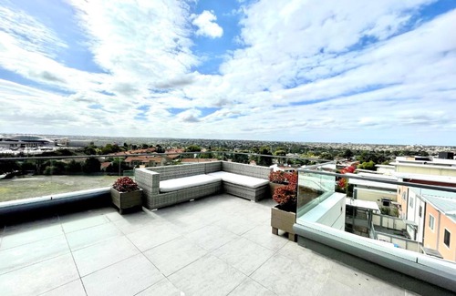 Maribyrnong Apartment | 2 Bed 2 Bathroom Penthouse With Amazing Balcony & City Views - Across From Highpoint