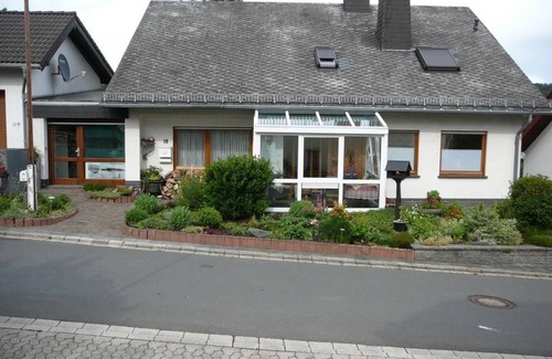 Virneburg Apartment | 2 Bed Apartment 3 - House Burgblick