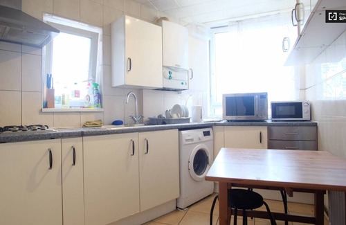 Woolwich Riverside Apartment | 2-Bed Apartment in London Woolwich