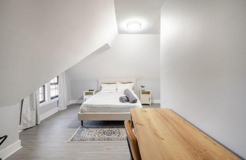 Black Rock Historic District Apartment | 2 Bed Apt in BlackRock by beach