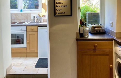 St Minver Cottage | 2 bed Cornish dog-friendly holiday cottage, near Rock, North Cornwall, UK.