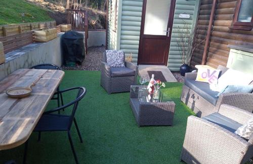 Murthly House | 2 Bed Cottage Sleeps 4 -Private Garden -Pets Okay
