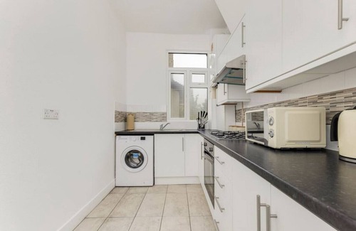 South Acton Apartment | 2 Bed Flat in Acton Town
