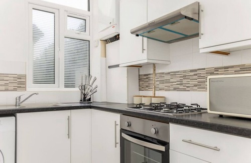 South Acton Apartment | 2 Bed Flat in Acton Town