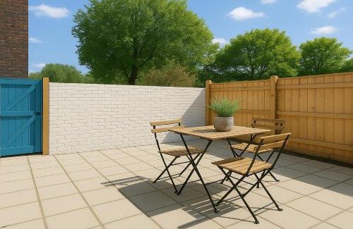 Harrow Road Apartment | 2 Bed Garden Flat in Islington
