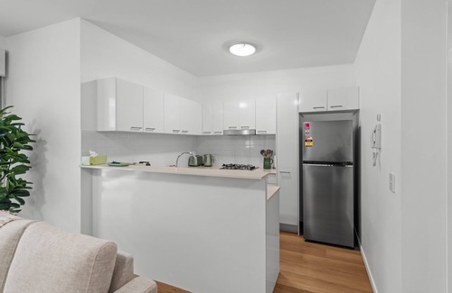 Teneriffe Apartment | 2-Bed Getaway with Shared Pool & BBQ Access