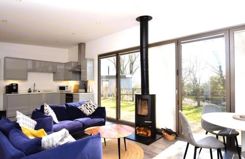 Colchester House | 2 Bed in East Bergholt 82399