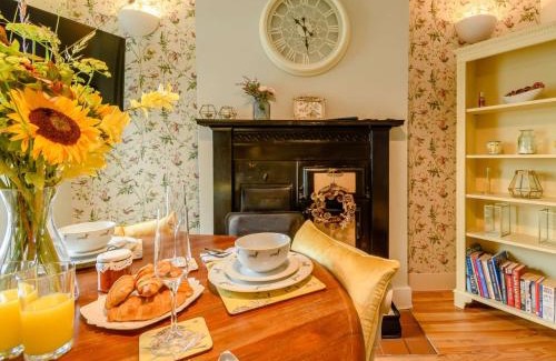 Milford Haven House | 2 Bed in Milford Haven 88529