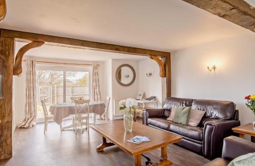 Newport House | 2 Bed in Newport 90247