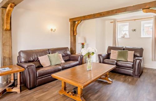 Newport House | 2 Bed in Newport 90247
