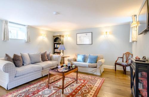 Fonthill Bishop House | 2 Bed in Tisbury 78165